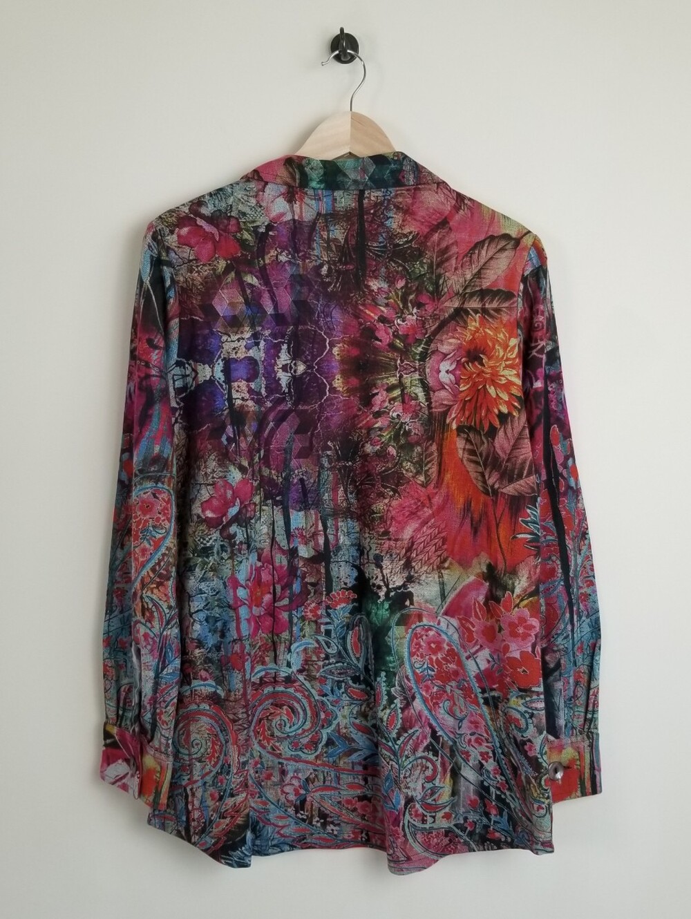 NorthStyle Long Sleeve Top Size Medium - Picture 7 of 9